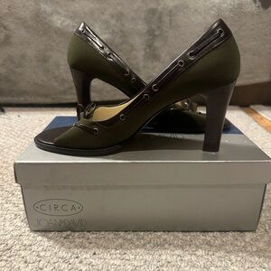 Joan & David Olive Green and Brown Leather-Trim Heels